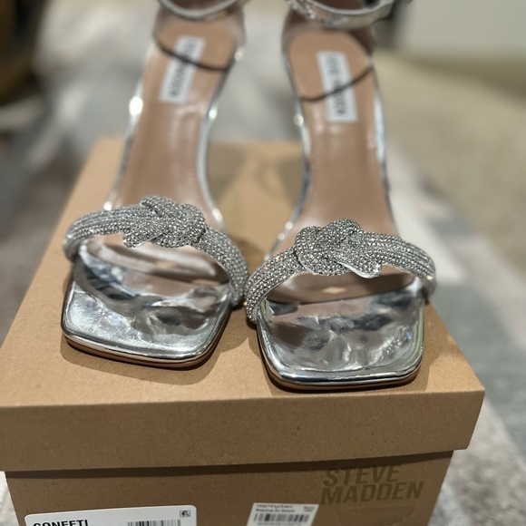 Steve Madden confeti silver ankle strap evening sandals. - Picture 3 of 10
